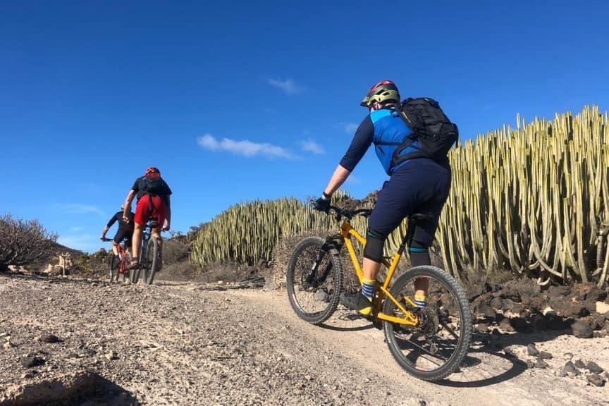 Mountain Bike, e-Bike Tour - Montaña Roja